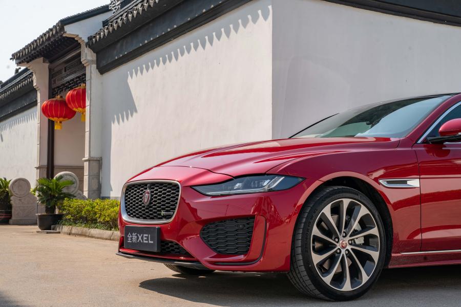 Детали экстерьера Jaguar XE L P250 HSE R-Dynamic 2019 года  (CN) (фото 9 из 31)